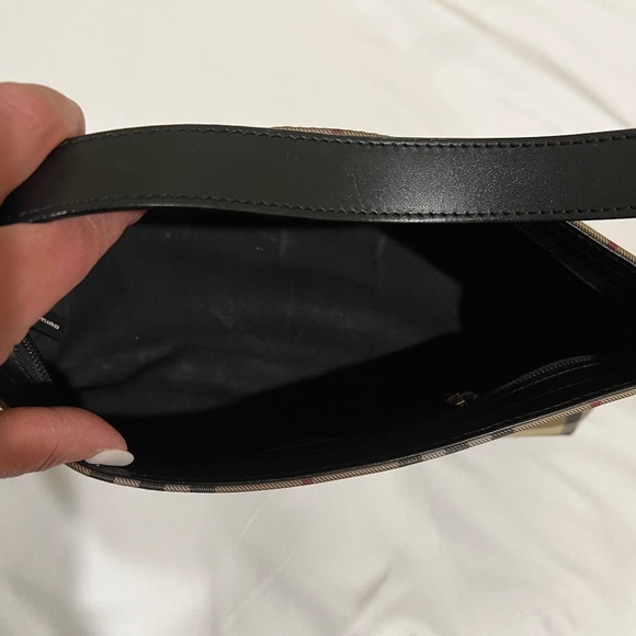 BURBERRY London Nova Check Coated Canvas Shoulder Bag BlackTan - Picture 6 of 12